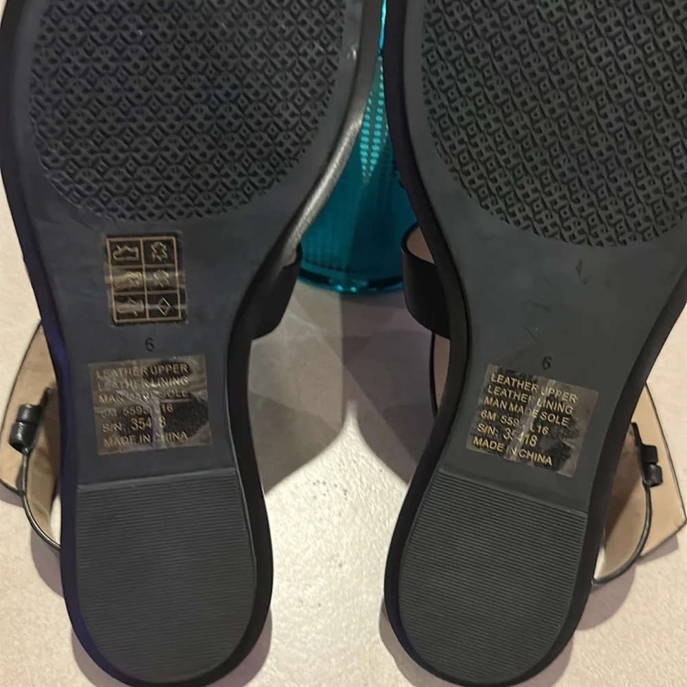 Tory Burch Logo Ankle Strap Leather Sandals - Picture 5 of 5